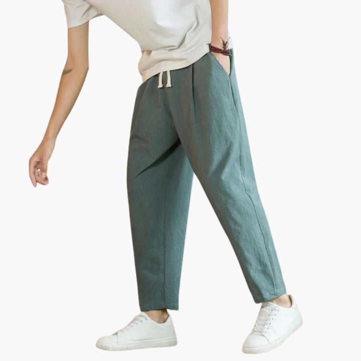 Lätta, lösa herr sommarbyxor. Material för varma dagar, bekväm fritidsbyxa med fickor.