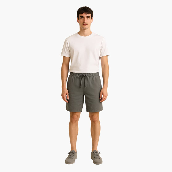 Herrshorts för vardag, med komfortabel elastisk midja och dragsko, utmärkta för varma dagar.