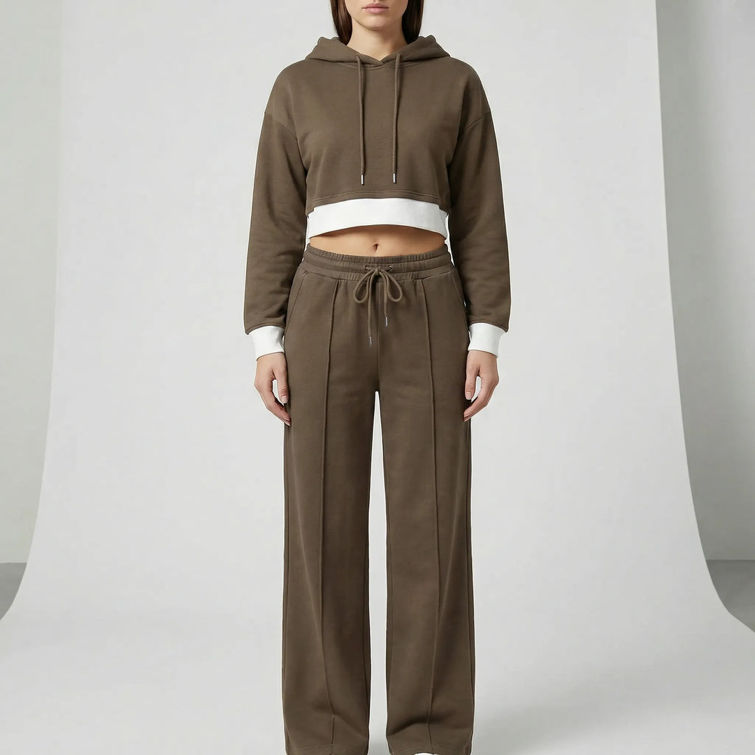 Lyxigt mjukt loungewear set för damer med stilfull hoodie & vida byxor. Upplev komfort på resor & i hemmet.