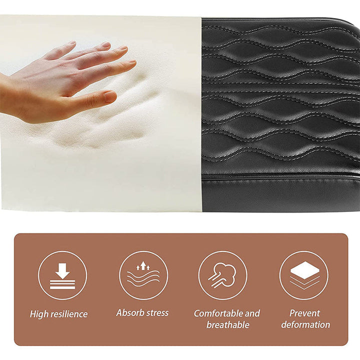 Bilens armstödslåda i memory foam i elegant svart mikrofiberläder, stilrent designad för komfort och skydd mot smuts och slitning