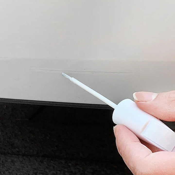 "Bil touch-up målare med multi-applikatorhuvud för enkel reparation av repor och skador på fordon, mångsidig och precis."