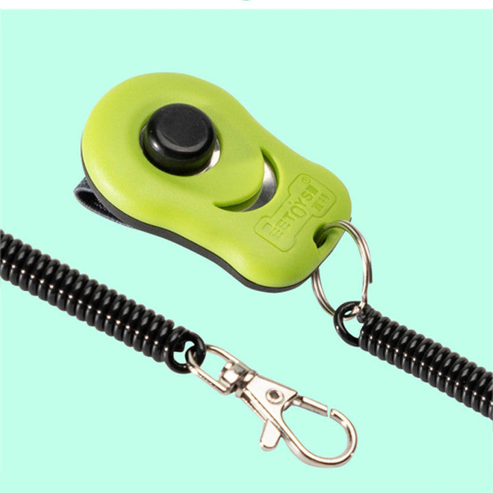 Klicker för att förbättra hundens fokus och lydnad. Ett viktigt hundtillbehör för träning.