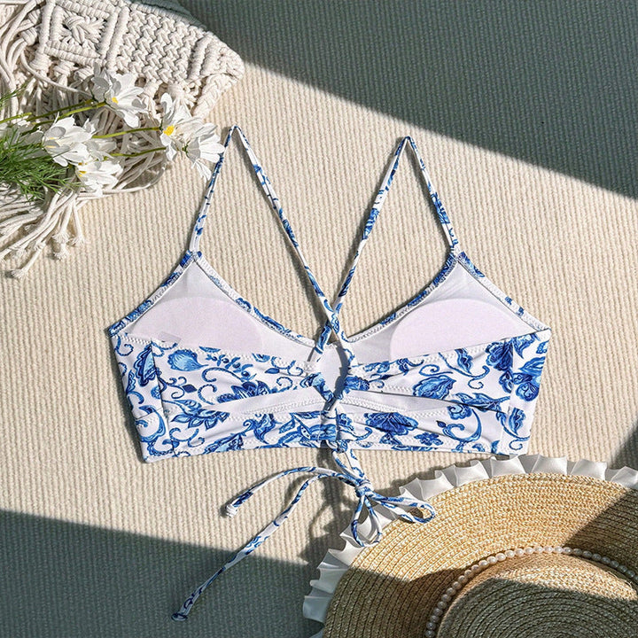 Bekväm dam bikini topp i triangelmodell med vackert blommönster. Sommar badkläder för strand & pool.