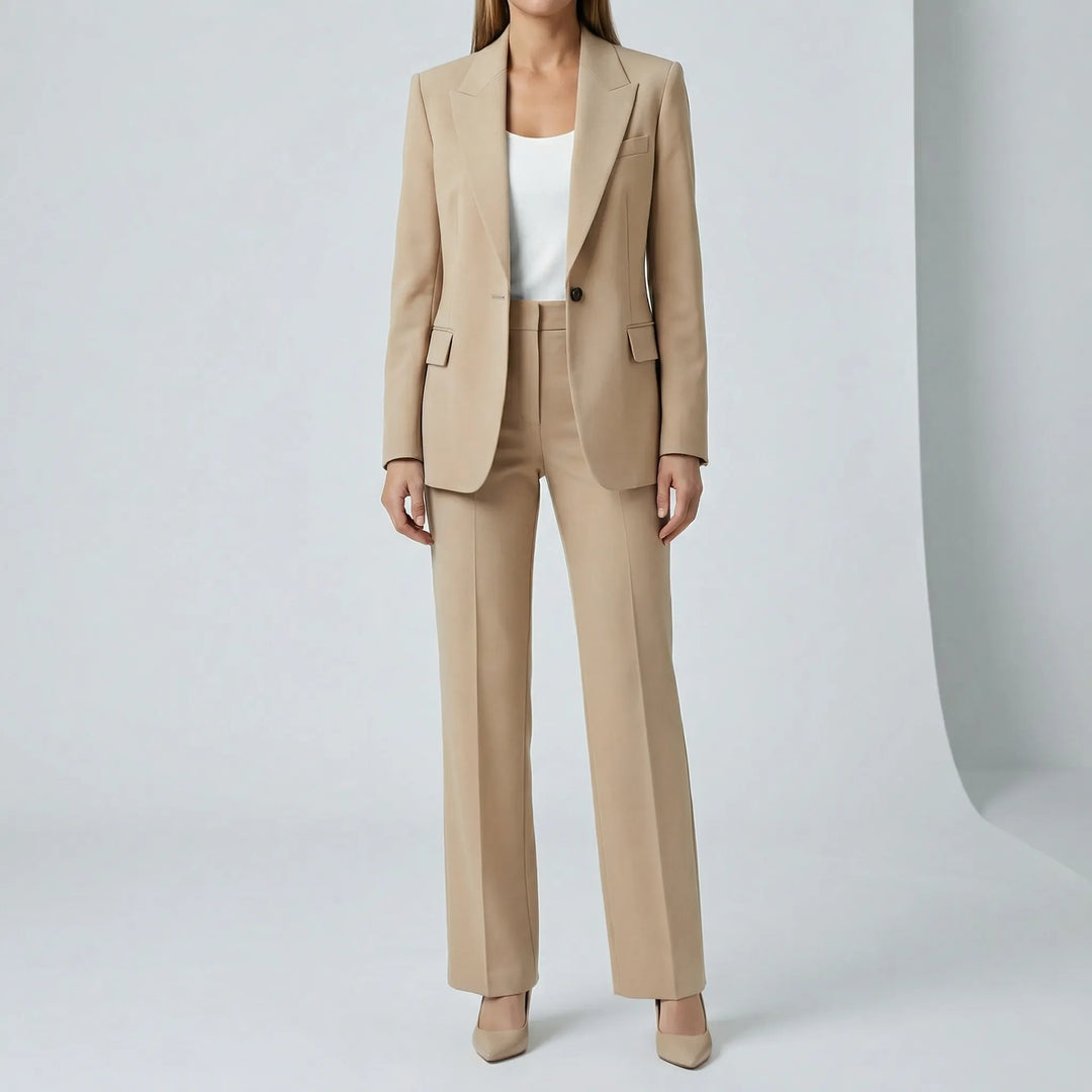 Tvådelat damset i elegant stil. Bekvämt för avslappnad vardag, modernt set för damkläder.