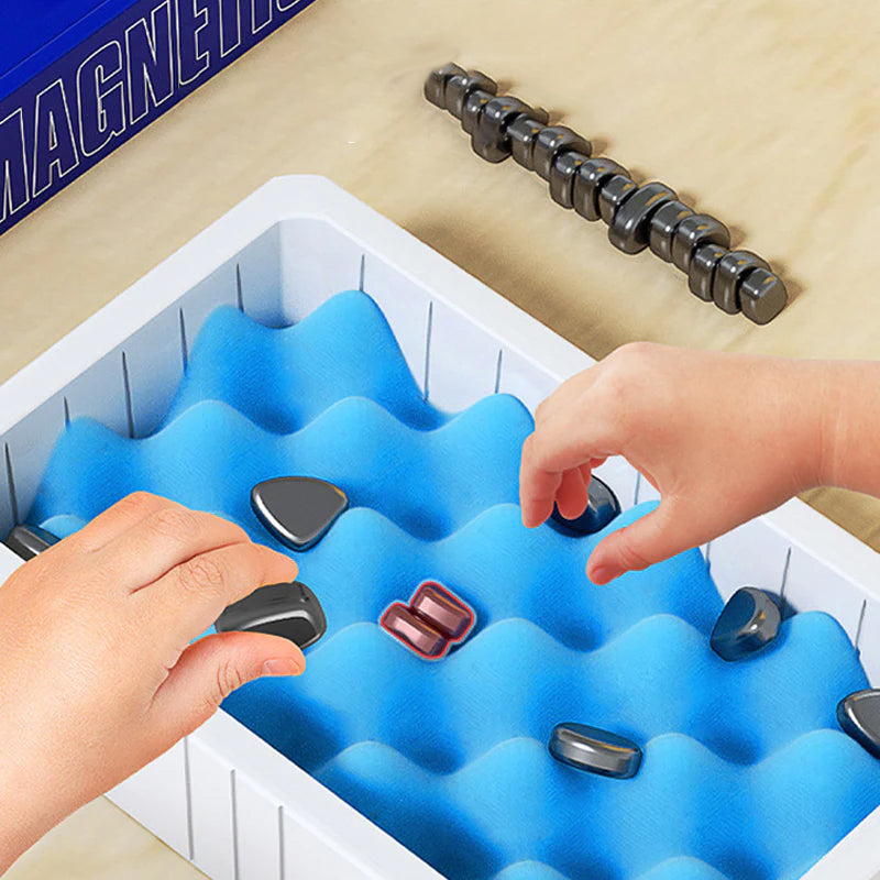 Blå magnetiska schackpjäser för barn, ergonomiska och släta, perfekta för strategisk lek och kognitiv utveckling.