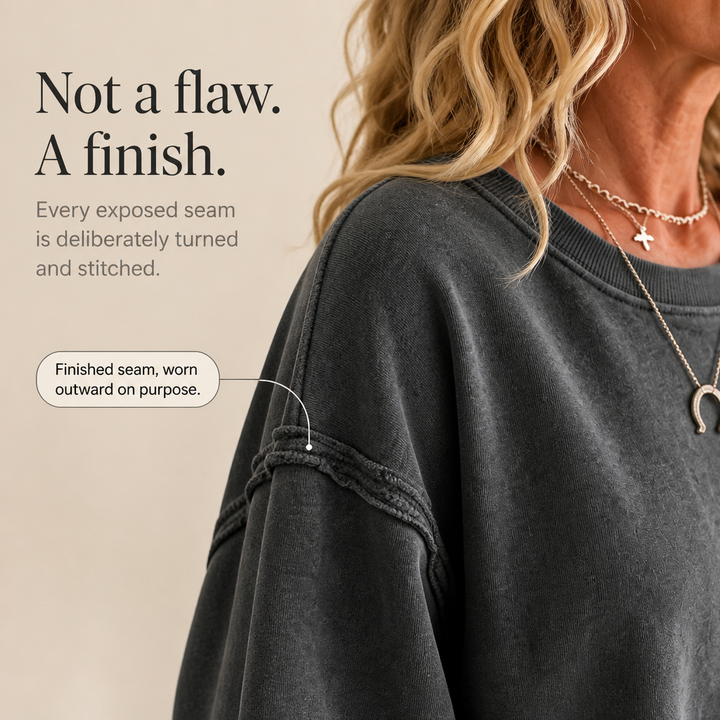 Vit långärmad oversize damtröja i bekväm och stilren design
