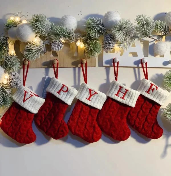 "Charmiga julbrev presentstrumpor med unik design, perfekt för juldekoration; högkvalitativa material och färgglada detaljer.