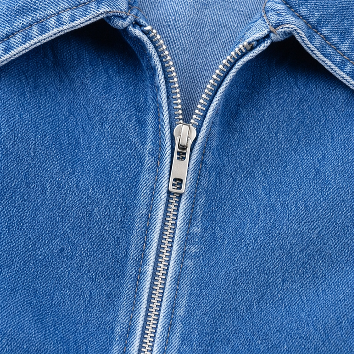 Helhetsoutfit med blå kombinezon i denim med vida ben för dam