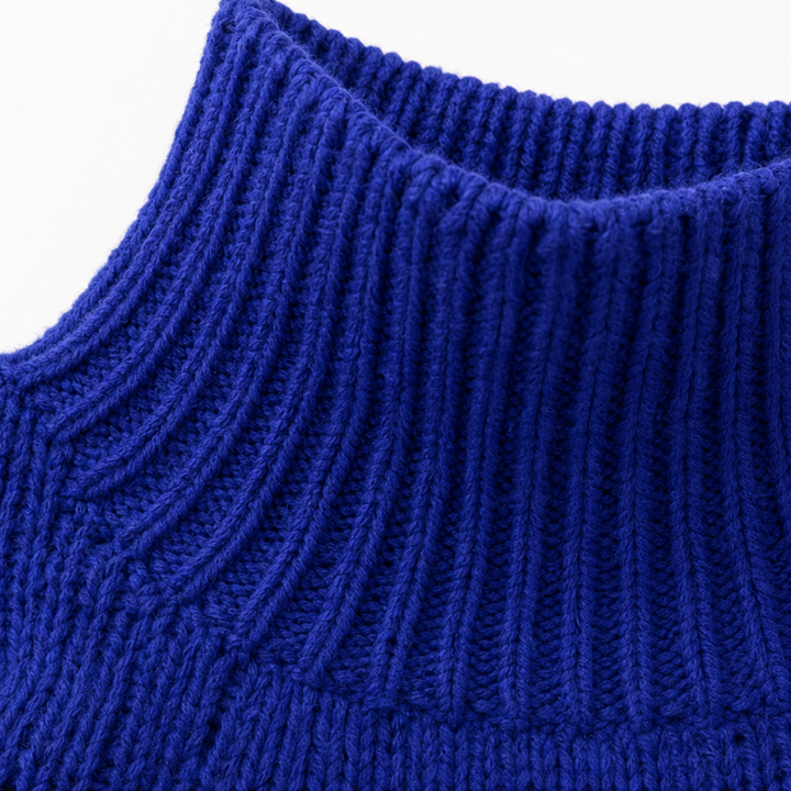 Beige tröja för damer, perfekt för kyliga dagar med turtleneck