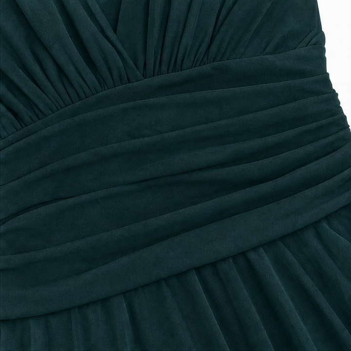 Exklusiv off-shoulder maxiklänning med vackra draperade detaljer