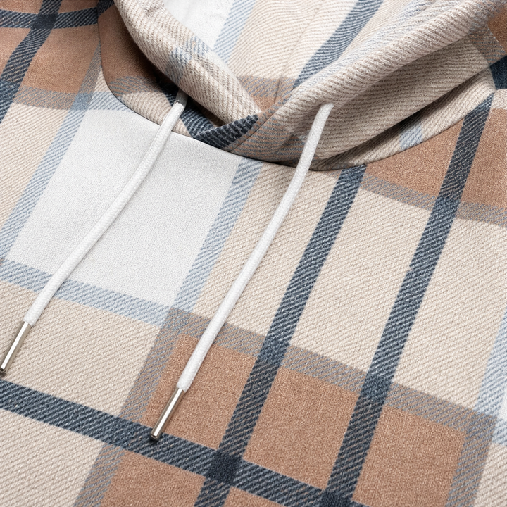 Moderna kläder: rutig hoodie i vardagsstil