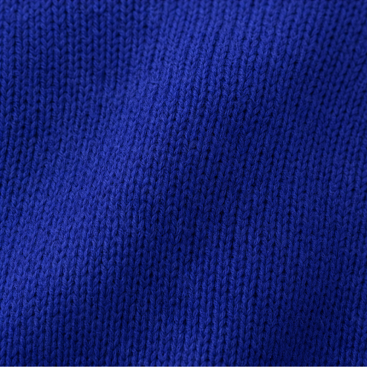 Stilren damtröja med flätmönster och varm turtleneck