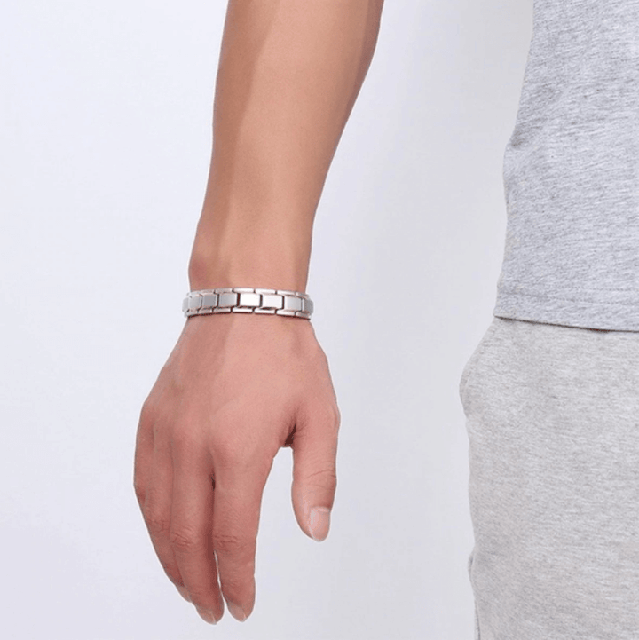CoreFlex magnetarmband i rostfritt stål. Unisex design för balans, hälsa och välbefinnande.