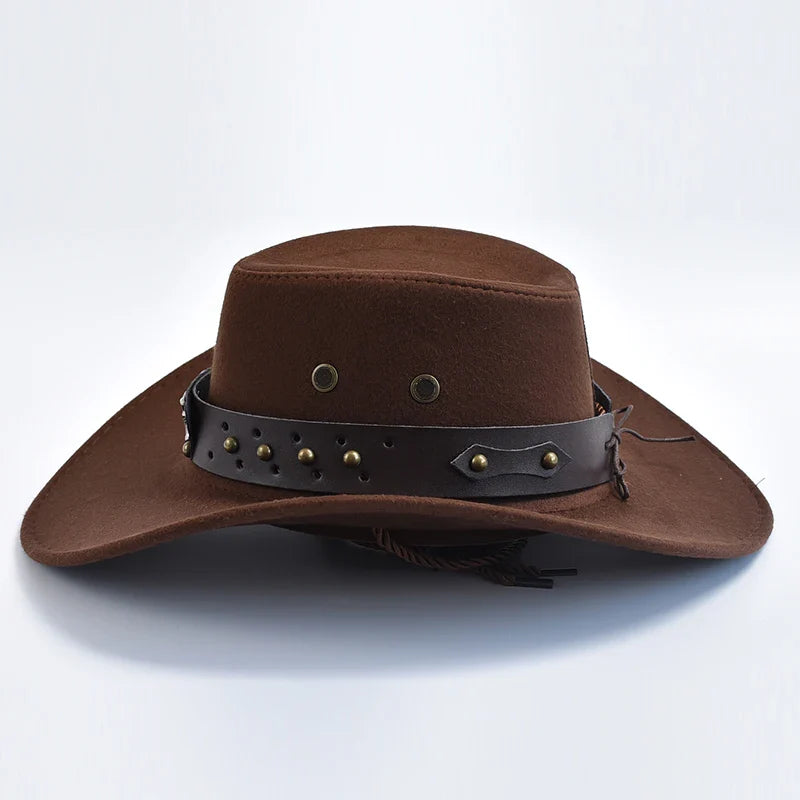 Snygg solhatt i cowboystil som passar utmärkt till utomhusäventyr