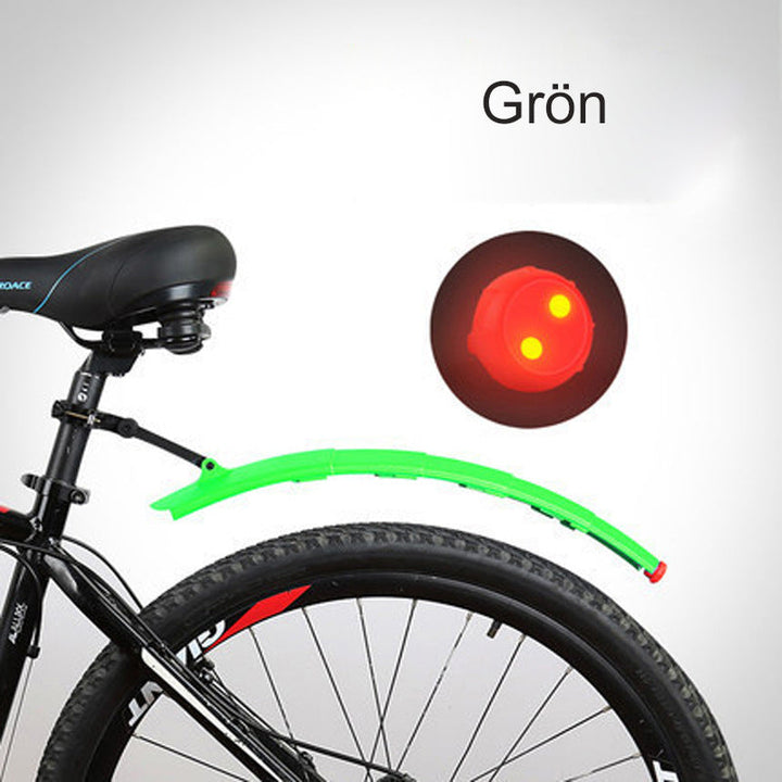 "Cykel stänkskydd, justerbart och vattentätt, med inbyggt bakljus, i svart plast för optimal säkerhet och synlighet."