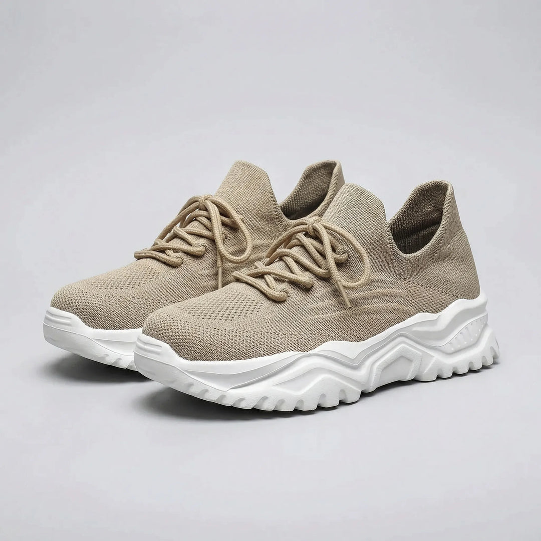 Bekväma lågprofils Abbey damsneakers. Platta skor designade för långvarig komfort och stöd varje dag.