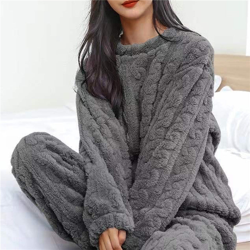 Stilren och mysig dam pyjamas i tvådelat set. Långärmad nattplagg för maximal komfort.