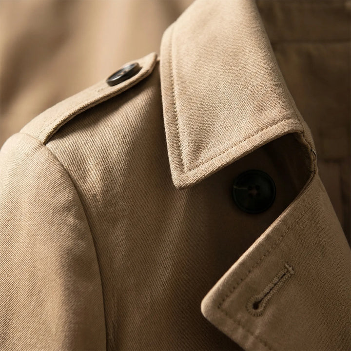 Elegant vår- och höstkappa: Lång dam trenchcoat Alexandra. Klassisk stil med bälte.