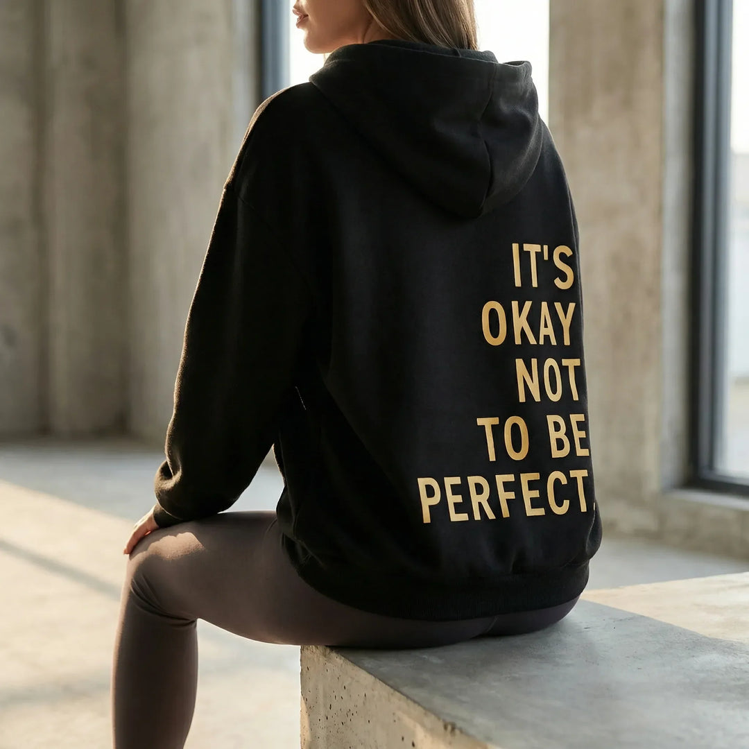 Dam huvtröja Charlie i normal passform. Bekväm pullover för avslappnad vardagsstil.