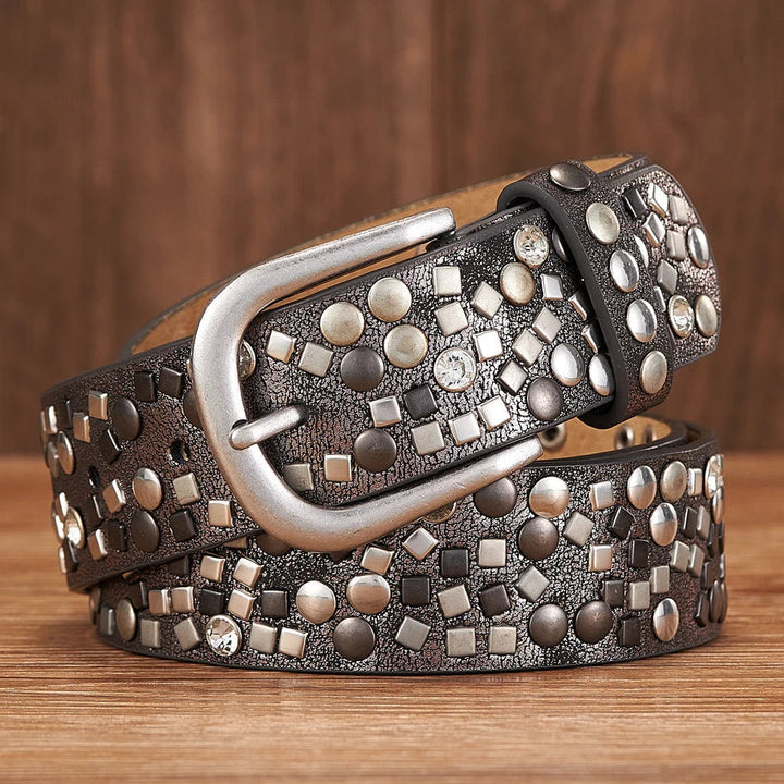 Glamoröst dam nitbälte med strass för en statement-stil. Mångsidigt och trendigt.