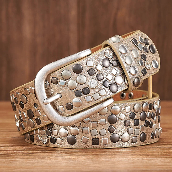Snyggt dam bälte med nitar och strass, en tidlös accessoar för både rockig och elegant look.