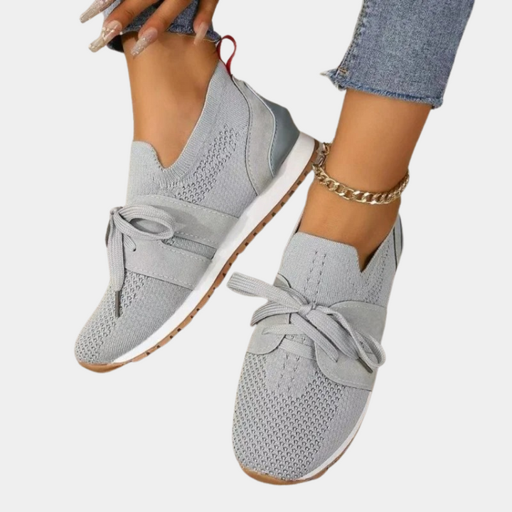 Dam Nova sneakers, bekväma vardagsskor för kvinnor. Stilrena svarta sneakers med ultimat komfort för varje dag.