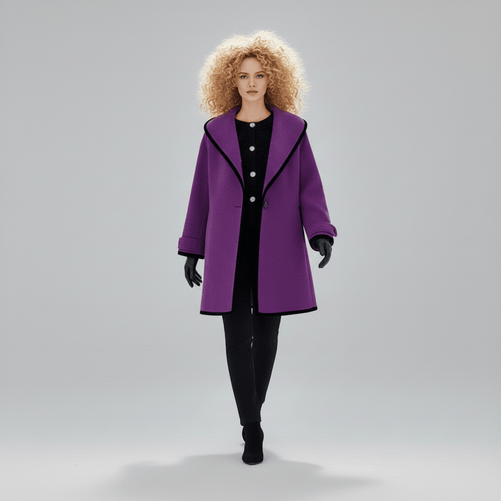 Kvinnokläder: Oversized damkappa Stephanie med huva, modern design för alla tillfällen.