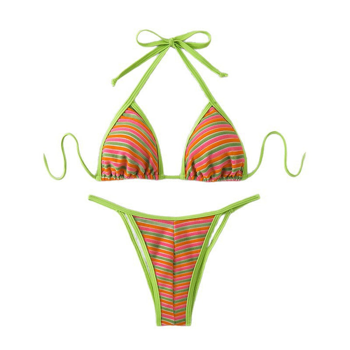 Bekväm dam triangel-bikini, randig design. Perfekt badkläder för sommarsemester, strandmode och poolaktiviteter.