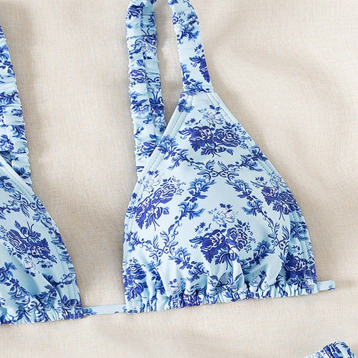 Justerbart dam bikini set med blommönster och trekantstopp. Bekväma badkläder för strand och poolsemester.