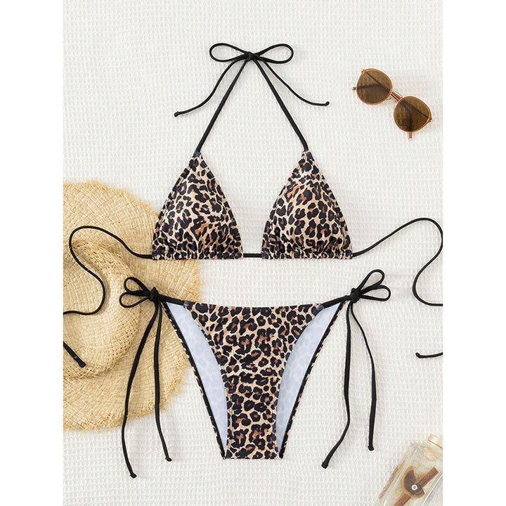Mönstrad dam triangel bikini-set med justerbara band, hög skärning. Trendiga badkläder för sommar.