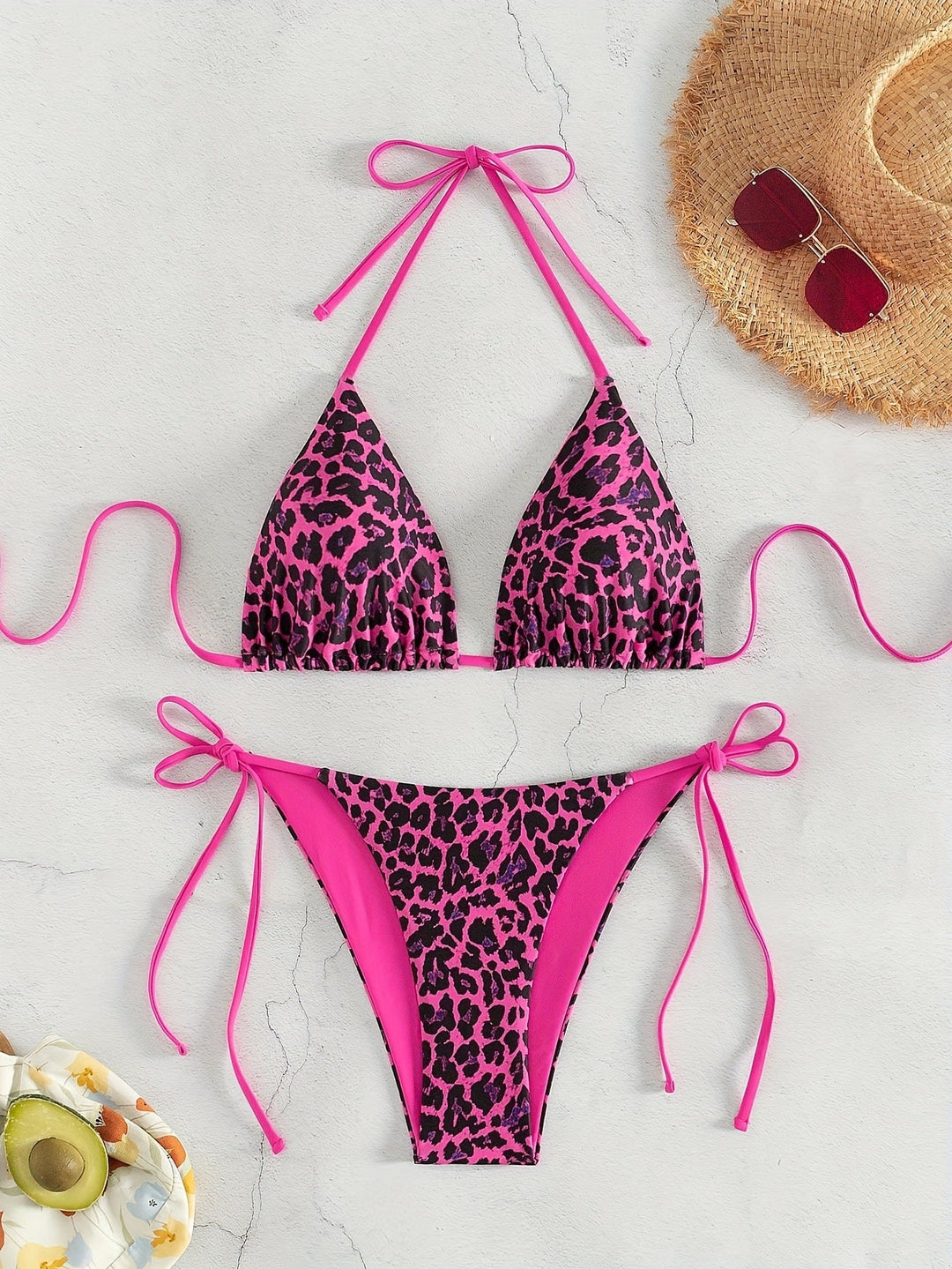 Djurmotiv triangelbikini för dam med zebraprint. Justerbara band för perfekt passform som badkläder.