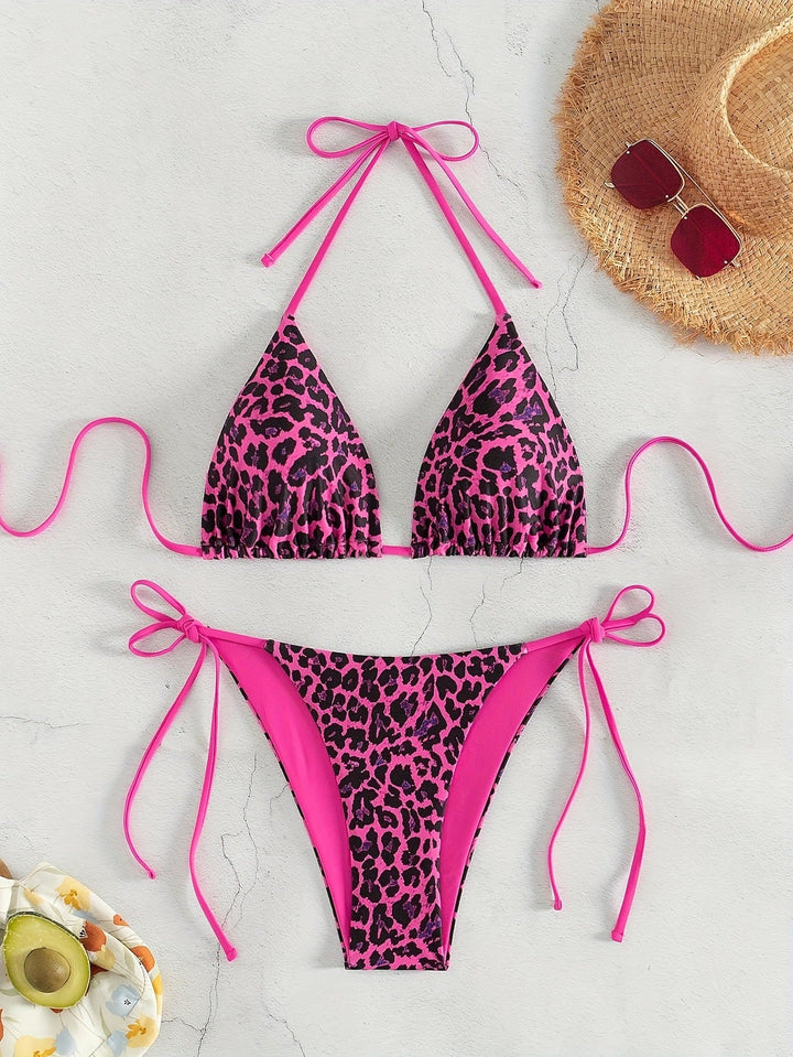 Djurmotiv triangelbikini för dam med zebraprint. Justerbara band för perfekt passform som badkläder.