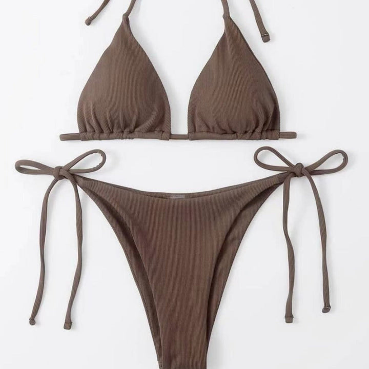 Stilren dam triangelbikini-set med sidoknutar för bekväm passform. Sommar-badkläder & strandmode.