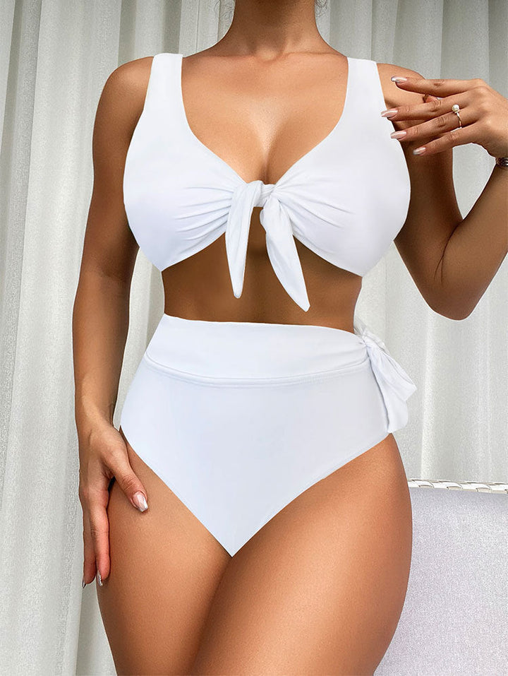 Sommar simkläder: Högmidjat bikini-set för dam med knytdetalj, smickrande passform för stranden.