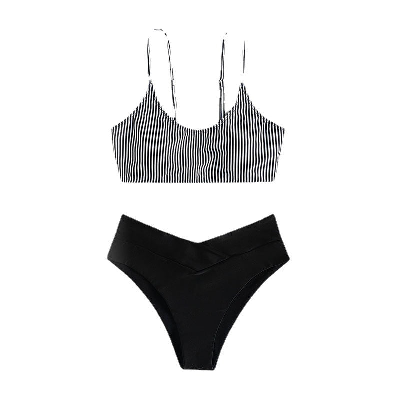 Sommarstil dambikini set, randig triangeltopp & högskuren trosa. Perfekt för stranddagar & poolparty.