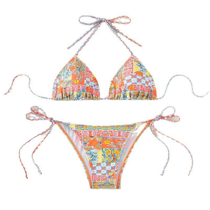 Färgglad blommig triangelbikini för dam. Justerbara knytband, perfekt för strandmode.