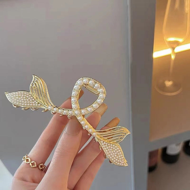 Damhårklämmor i strassmetall, guld och silver, elegant design, perfekt för stil och elegans, kvinnliga accessoarer.
