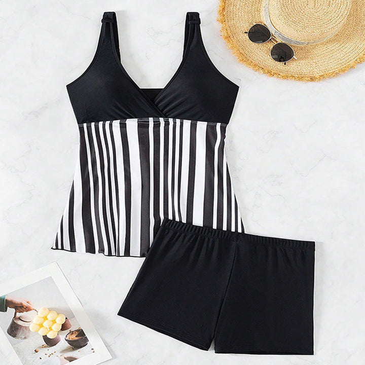 Elegant randigt tankini-set för kvinnor, tvådelad baddräkt för sommar och pool. Bekväm.