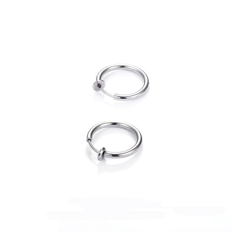 Damörhängen i guld/silver med infällbar spets, elegant design, olika storlekar för bekväm passform.