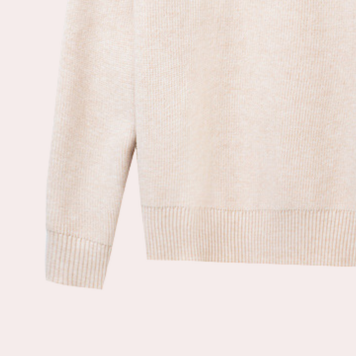 Lös passform damtröja med unikt blommönster. Bekväm pullover för alla säsonger.