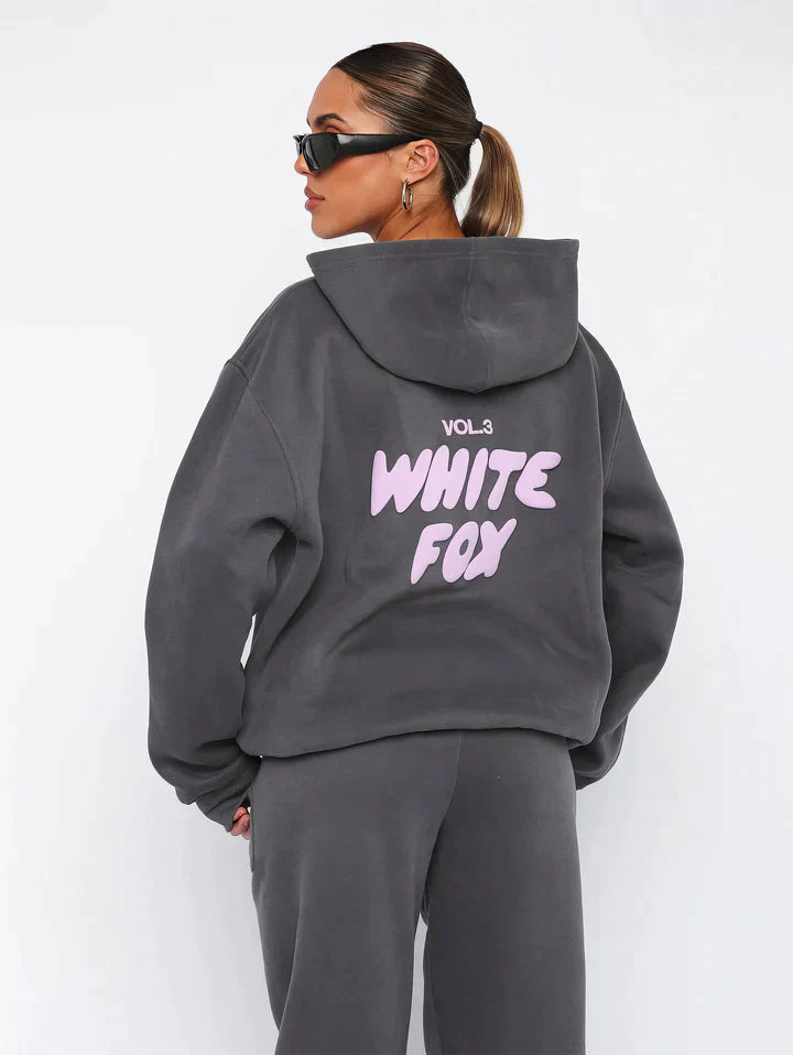 Damträningsdräkt Elise: bekvämt set med hoodie & mjukisbyxor. Perfekt för höst & fritid.