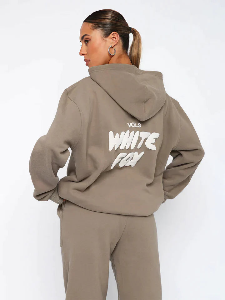 Mjuk & skön damträningsdräkt Elise. Bekväm hoodie & byxor för sport & fritid.