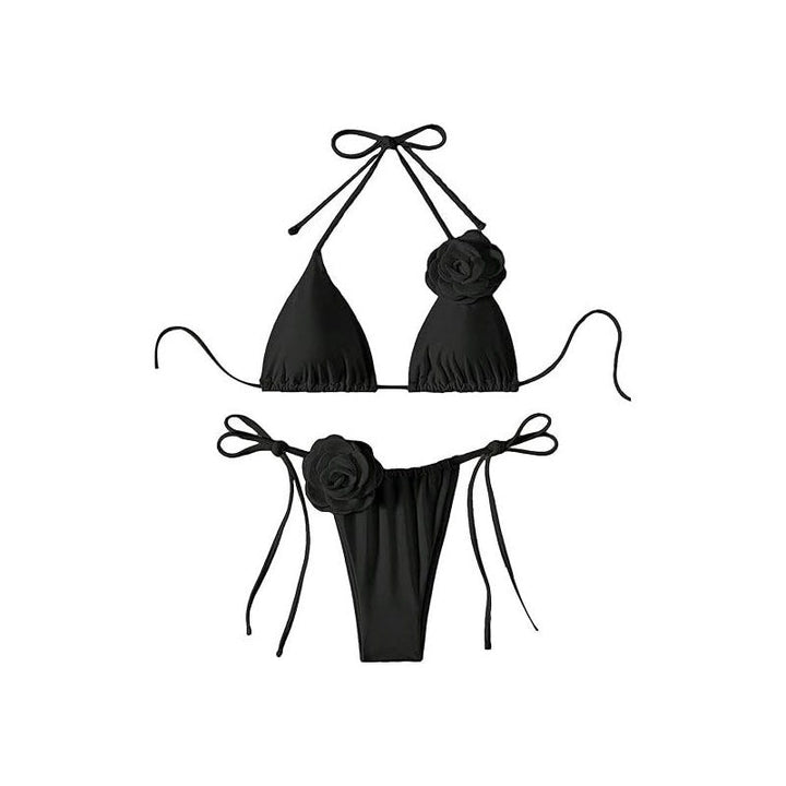 Justerbar damtriangelbikini med snabbtorkande material och charmiga blommiga applikationer för stranden.
