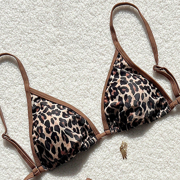 Exotisk mönstrad triangelbikini för damer. Snygga badkläder med justerbara axelband för sommar.