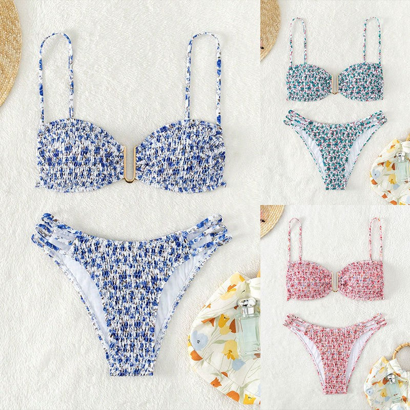Damtriangelbikini med gulddetaljer & stöd. Justerbar, högskuren badkläder för sommar & strandmode.