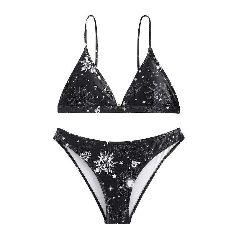 Elegant svart galaxybikini för kvinna, med triangeldesign och justerbara knytband för personlig stil.