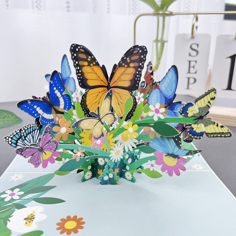 3D handgjort blomsterkort med fjärilsmotiv, perfekt som present eller dekoration för alla tillfällen.