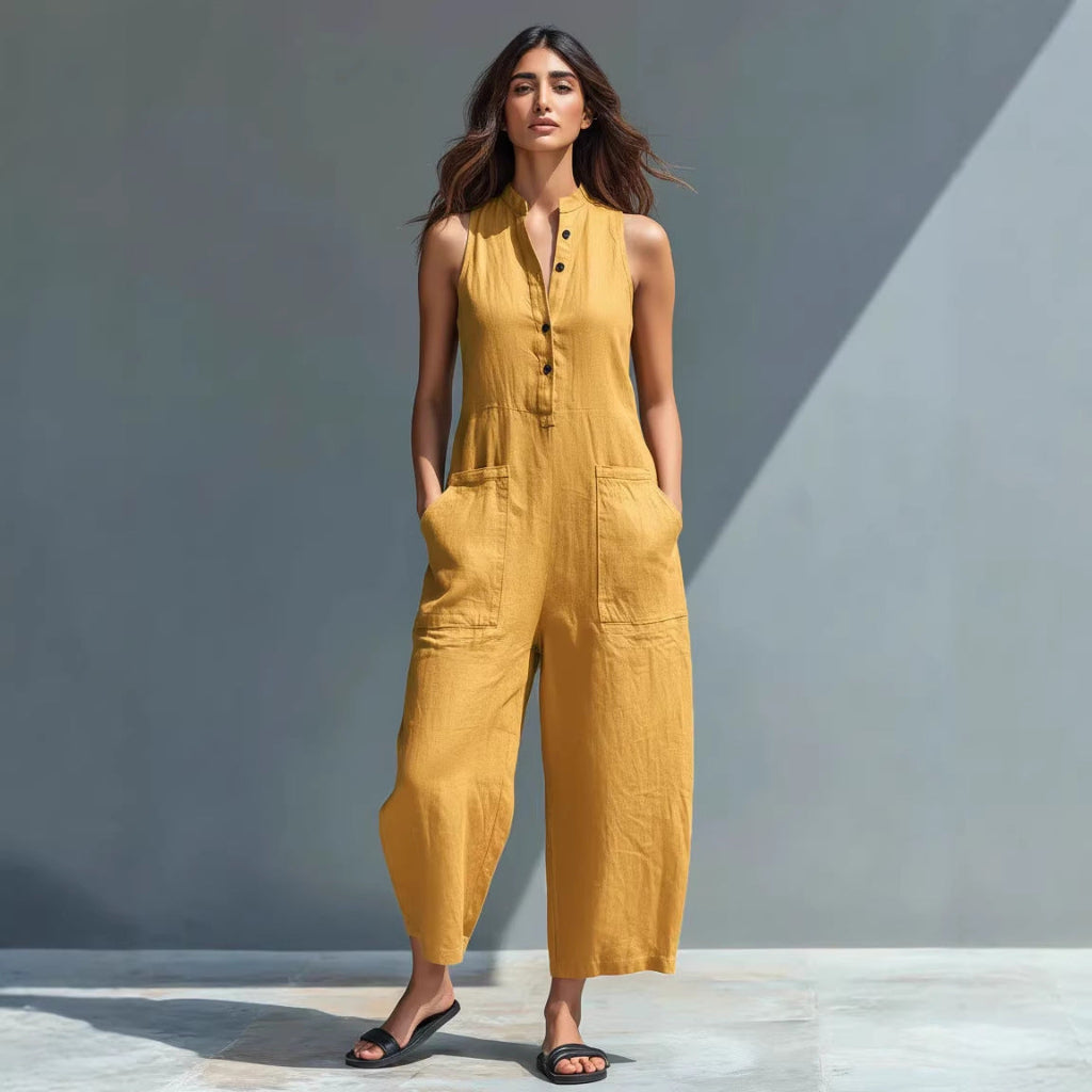 Snygg damjumpsuit i avslappnad modell med V-ringning och sköna fickor