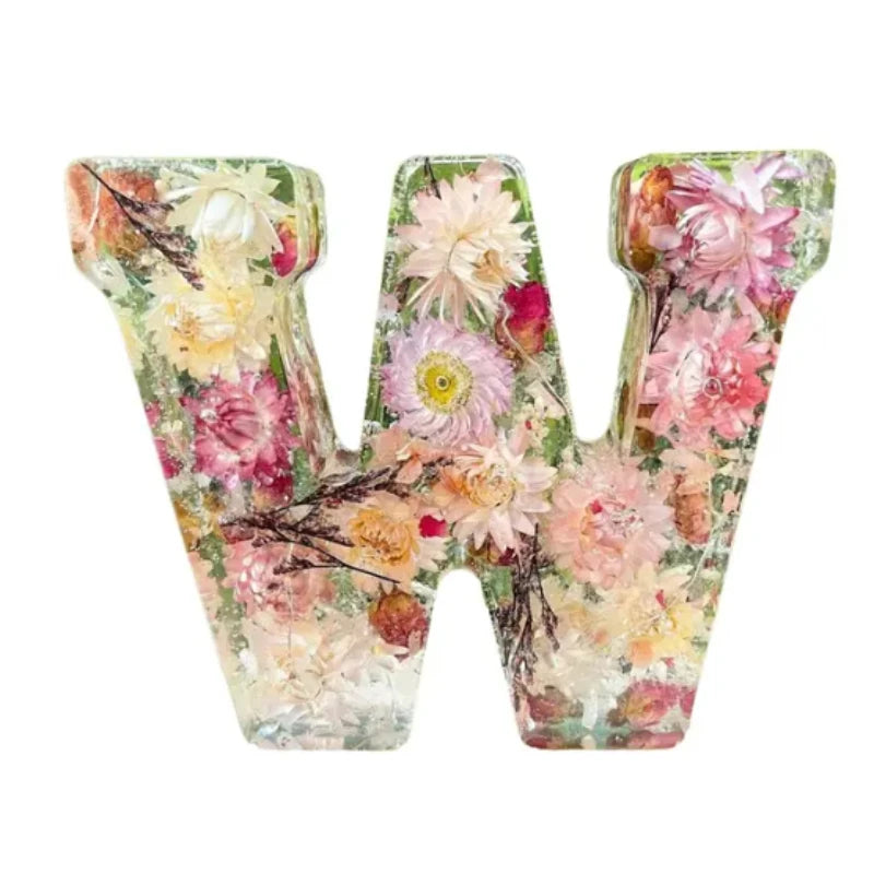 Mysig belysningsdetalj som lyfter känslan i rummet med blommor