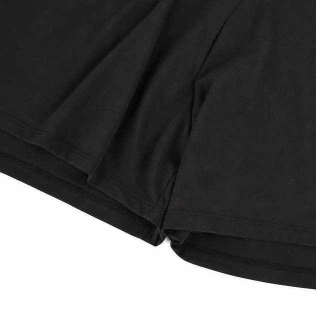 Trendig outfit för dam med linne och shorts för ledig stil